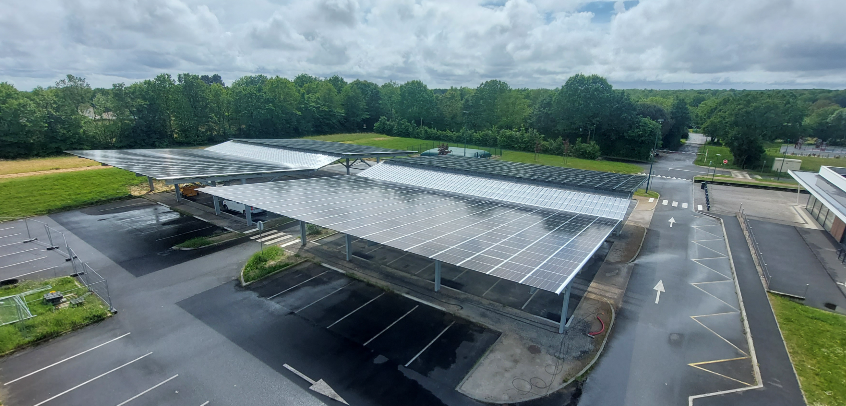 ombrière de parking solaire