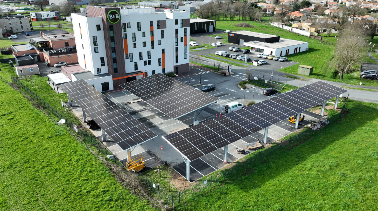 ombrière de parking solaire